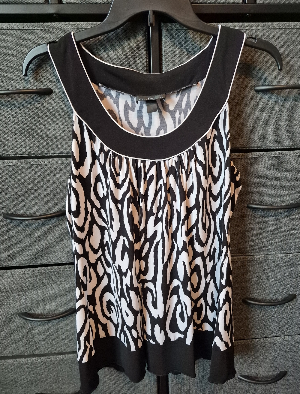 iz Byer California Women's M Black & White Print Blouse